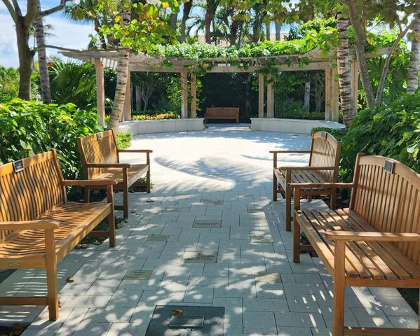 107 Lighthouse Drive, Jupiter Inlet Colony, FL 33469