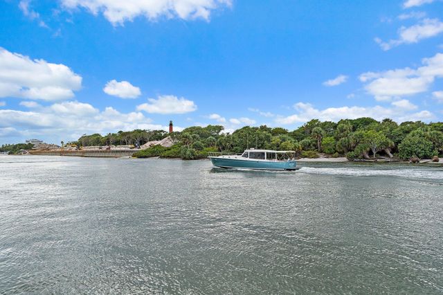 107 Lighthouse Drive, Jupiter Inlet Colony, FL 33469