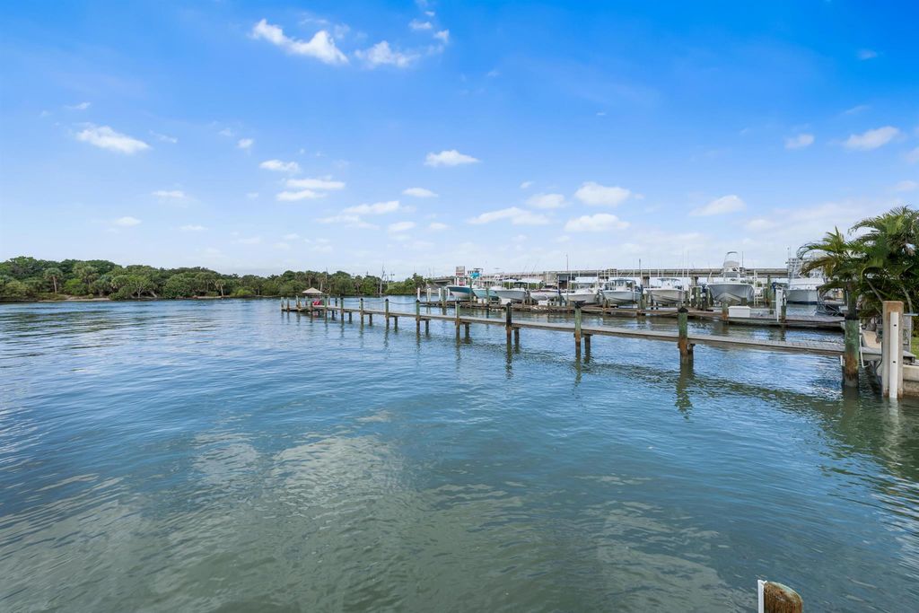 107 Lighthouse Drive, Jupiter Inlet Colony, FL 33469