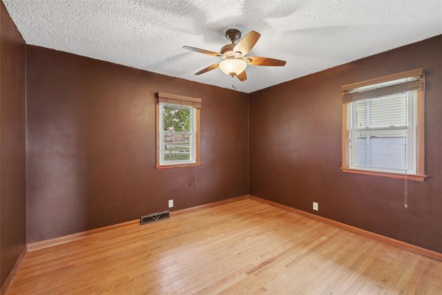 303 E Jasper Street, Pleasantville, IA 50225