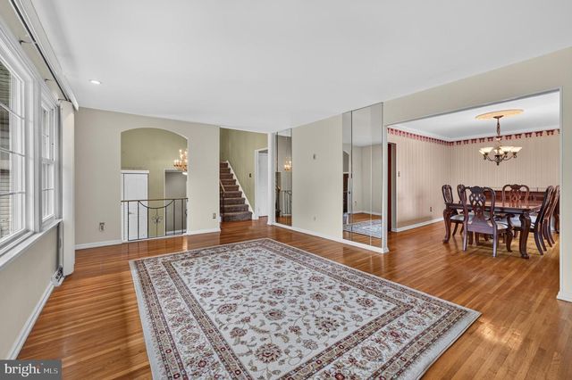 3 GATELY CT, Cherry Hill, NJ 08002