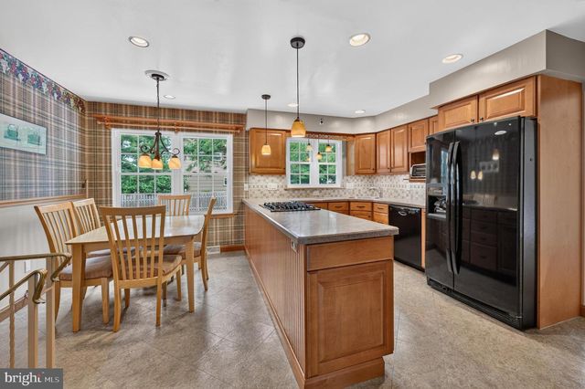 3 GATELY CT, Cherry Hill, NJ 08002
