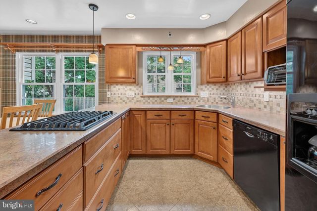 3 GATELY CT, Cherry Hill, NJ 08002