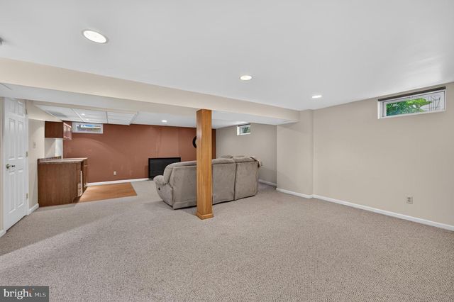 3 GATELY CT, Cherry Hill, NJ 08002