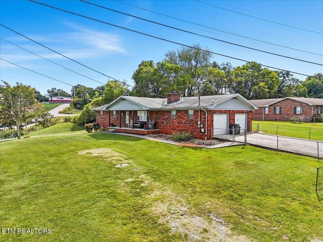 1858 Nandina Drive, Maryville, TN 37801