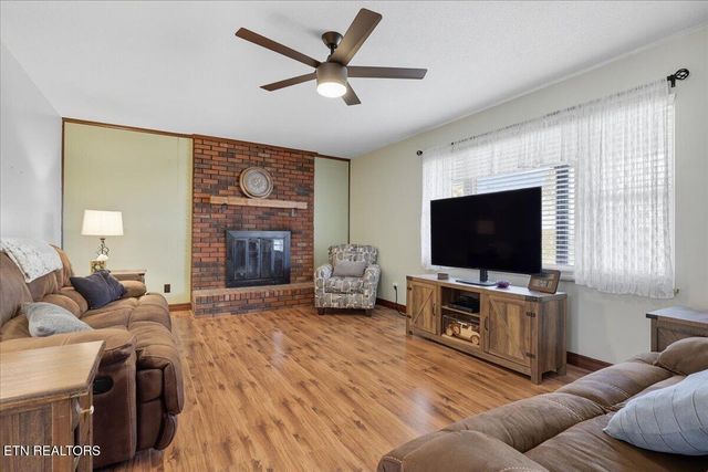 1858 Nandina Drive, Maryville, TN 37801
