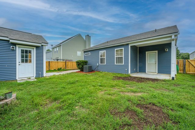 325 Harriswood Lane, Moncks Corner, SC 29461