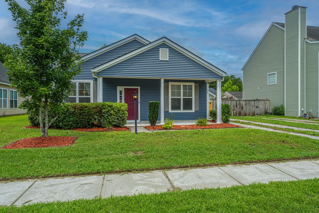 325 Harriswood Lane, Moncks Corner, SC 29461
