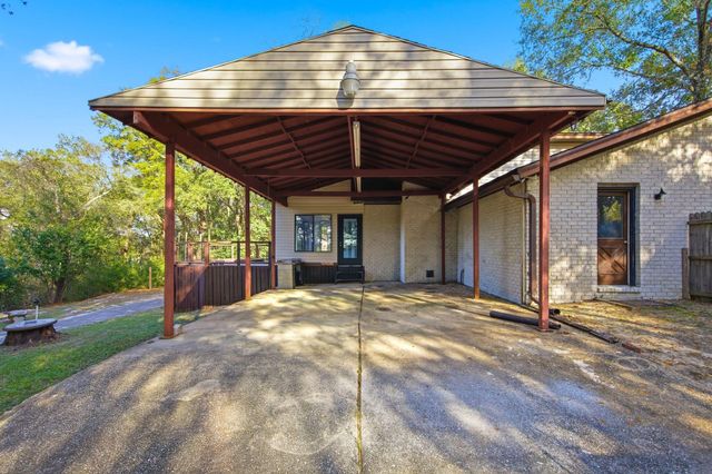 336 Virginia Avenue, Valparaiso, FL 32580