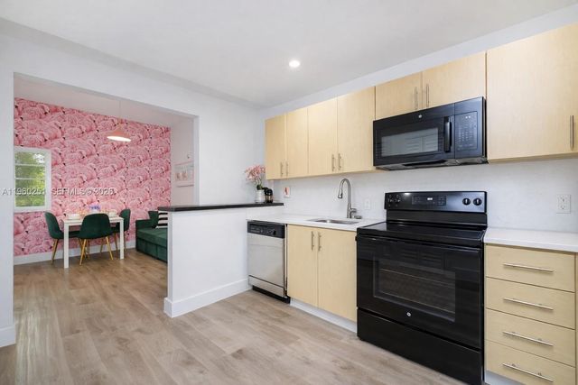 2129 Washington Ave 205, Miami Beach, FL 33139