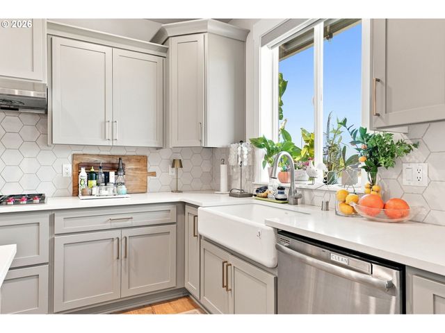 4802 S 12TH Cir, Ridgefield, WA 98642