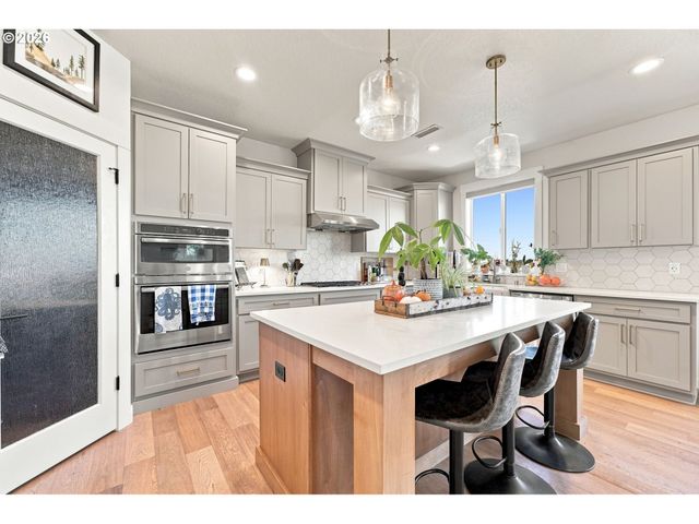 4802 S 12TH Cir, Ridgefield, WA 98642