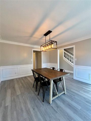 423 Orchards Walk, Stone Mountain, GA 30087