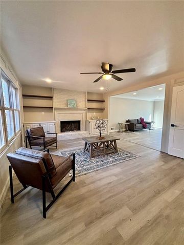 423 Orchards Walk, Stone Mountain, GA 30087