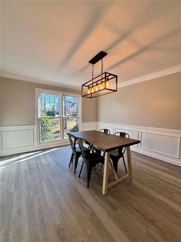 423 Orchards Walk, Stone Mountain, GA 30087