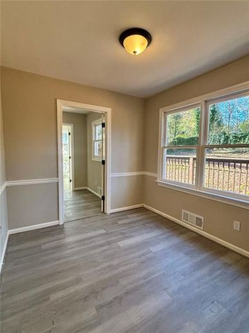 423 Orchards Walk, Stone Mountain, GA 30087