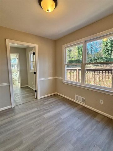 423 Orchards Walk, Stone Mountain, GA 30087