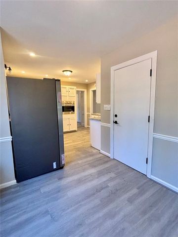 423 Orchards Walk, Stone Mountain, GA 30087