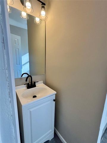 423 Orchards Walk, Stone Mountain, GA 30087