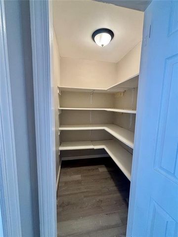 423 Orchards Walk, Stone Mountain, GA 30087