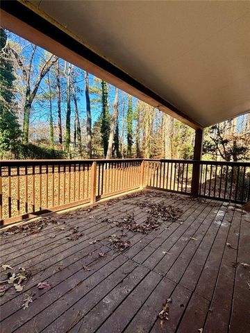 423 Orchards Walk, Stone Mountain, GA 30087