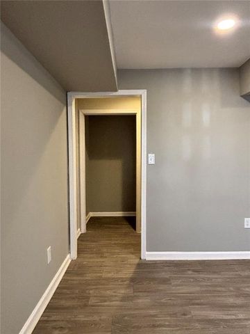 423 Orchards Walk, Stone Mountain, GA 30087