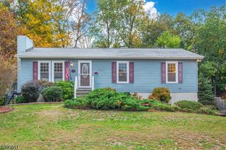 30 Linmor Ave, Newton Town, NJ 07860
