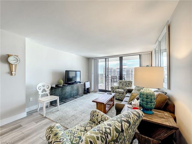 380 Seaview CT # 11709, Marco Island, FL 34145