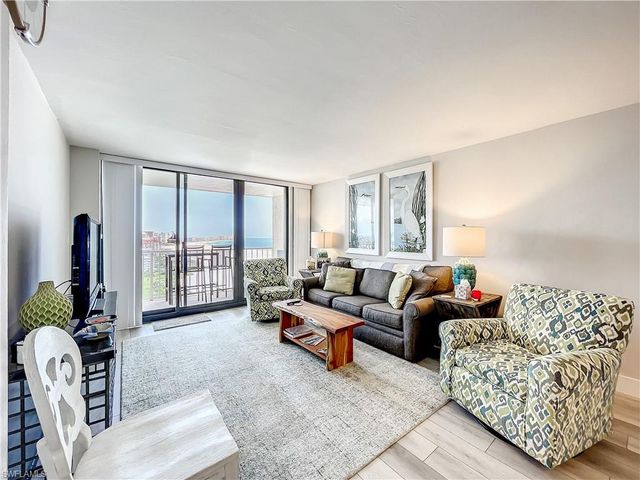 380 Seaview CT # 11709, Marco Island, FL 34145