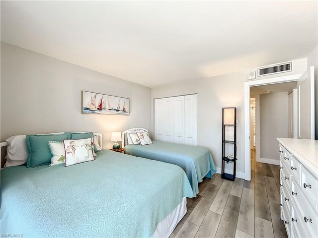 380 Seaview CT # 11709, Marco Island, FL 34145