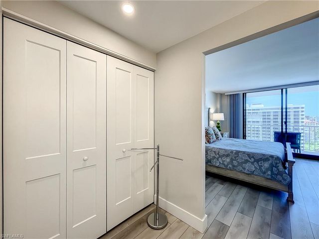 380 Seaview CT # 11709, Marco Island, FL 34145