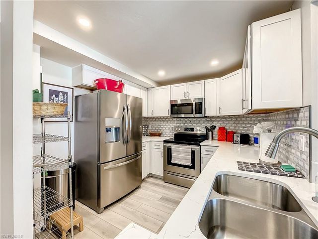 380 Seaview CT # 11709, Marco Island, FL 34145