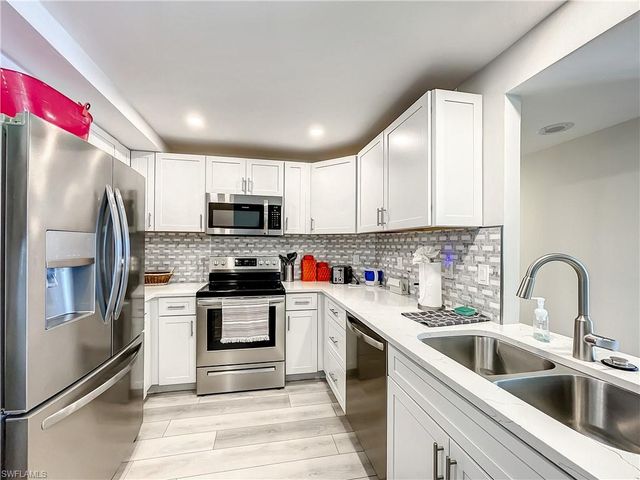 380 Seaview CT # 11709, Marco Island, FL 34145