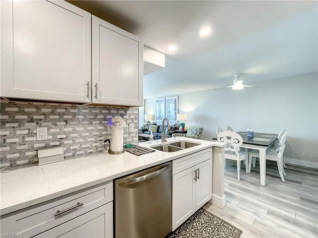 380 Seaview CT # 11709, Marco Island, FL 34145