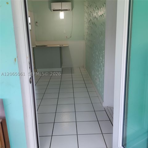 123-125 SW 19th Ave 1-3, Fort Lauderdale, FL 33312