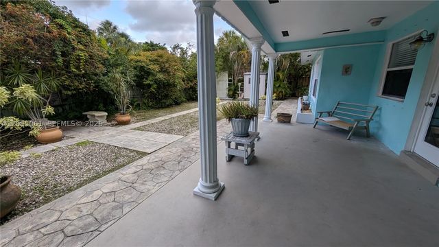 123-125 SW 19th Ave 1-3, Fort Lauderdale, FL 33312