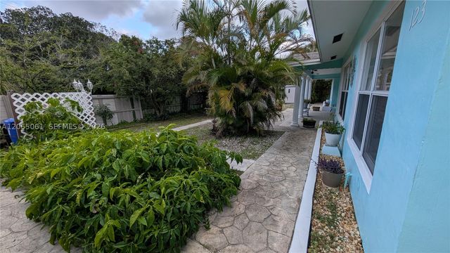 123-125 SW 19th Ave 1-3, Fort Lauderdale, FL 33312