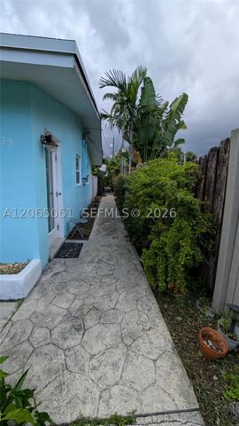 123-125 SW 19th Ave 1-3, Fort Lauderdale, FL 33312