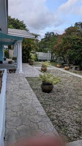 123-125 SW 19th Ave 1-3, Fort Lauderdale, FL 33312