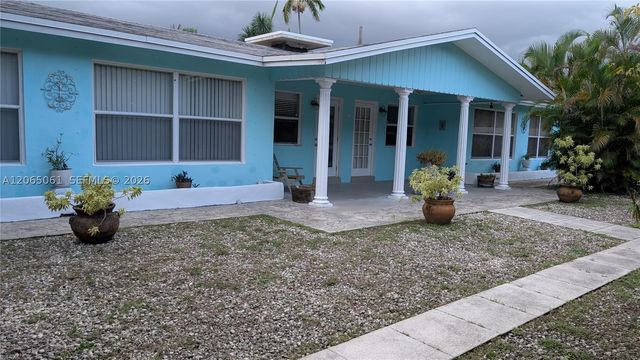 123-125 SW 19th Ave 1-3, Fort Lauderdale, FL 33312