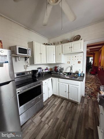 339 HOLLENBACH ST, Reading, PA 19601