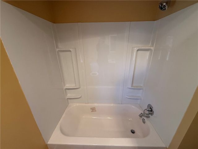 111 Robin St, N Versailles, PA 15137