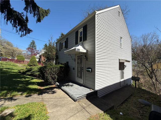 111 Robin St, N Versailles, PA 15137