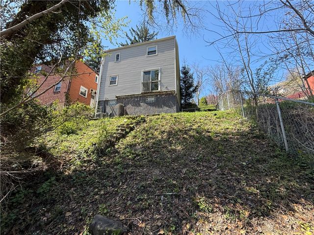 111 Robin St, N Versailles, PA 15137