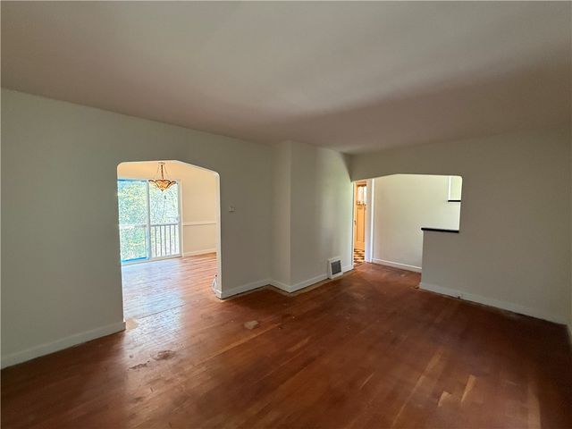 111 Robin St, N Versailles, PA 15137