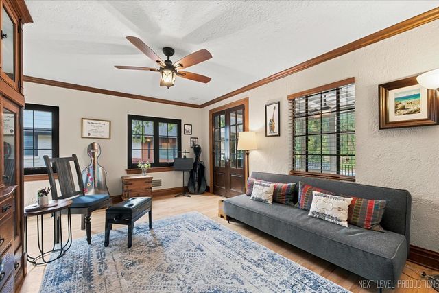 226 Grant Avenue, Geneva, IL 60134