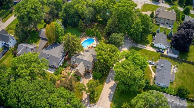 226 Grant Avenue, Geneva, IL 60134