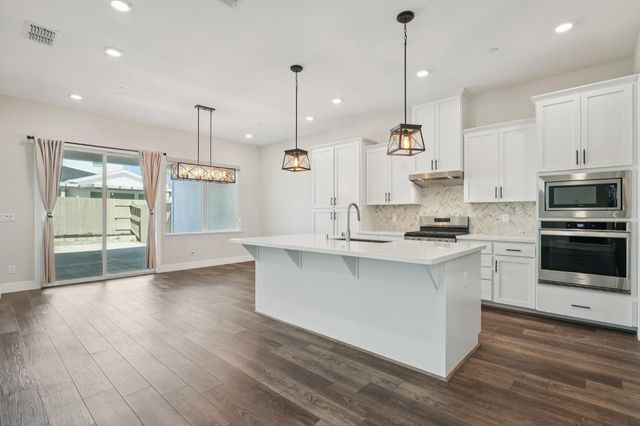 9048 Whitefish Way, Roseville, CA 95747