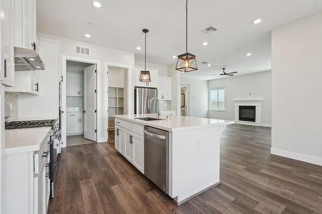 9048 Whitefish Way, Roseville, CA 95747