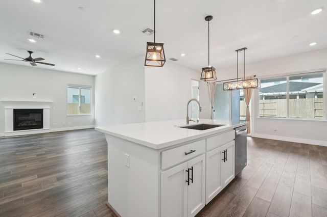 9048 Whitefish Way, Roseville, CA 95747